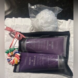 Mary Kay Apple & Almond Bath Duo with Scrungy